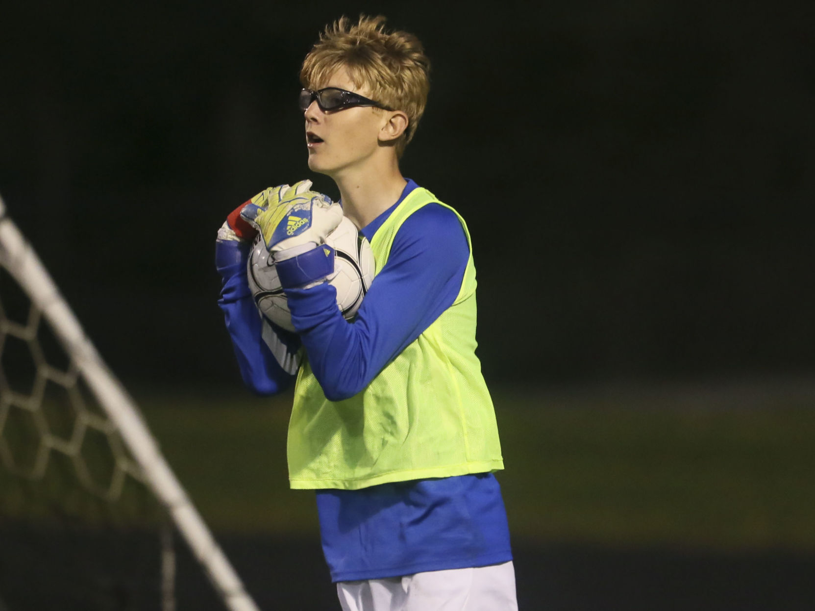 050321-qc-spt-hem-central-soccer-12.JPG